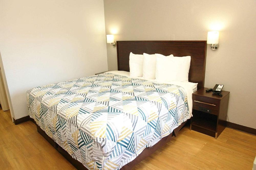 King Room - Disability Access - Smoking interior